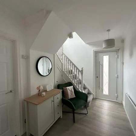 Park House - 4 Bedrooms - Sleeps 7 Appartement Whitehaven