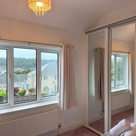 Park House - 4 Bedrooms - Sleeps 7 Lägenhet