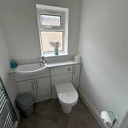 Park House - 4 Bedrooms - Sleeps 7 Whitehaven