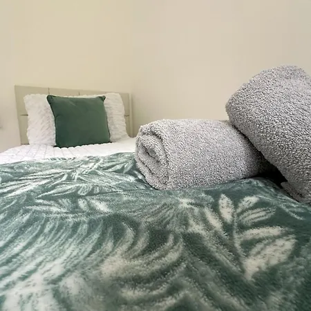 Park House - 4 Bedrooms - Sleeps 7