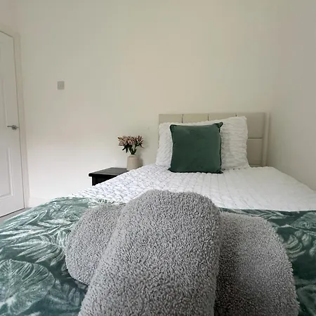 Park House - 4 Bedrooms - Sleeps 7 Lägenhet *